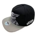Schwarzes Star‑Wars‑Basecap mit niedlichem Baby‑Yoda‑Design; beliebtes Merchandise, erhältlich in Berlin.